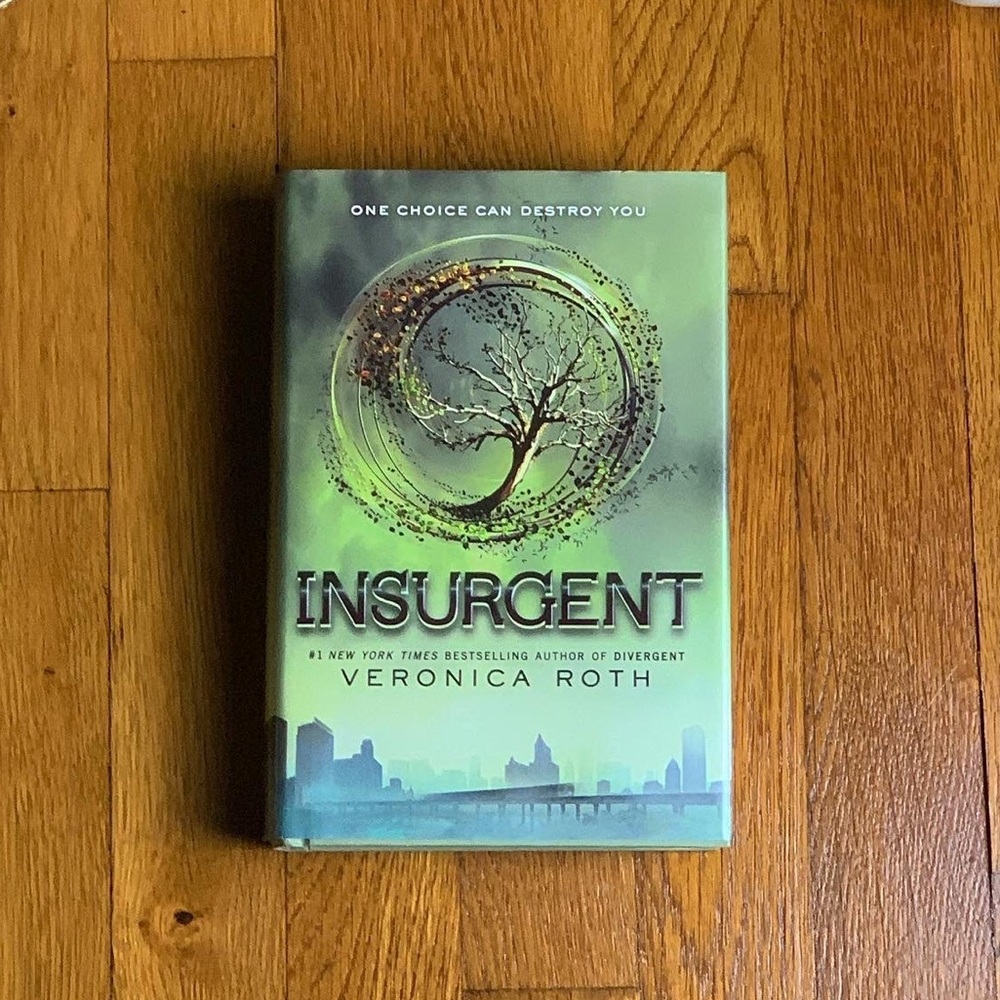 INSURGENT BOOK HARD COVER by Veronica Roth